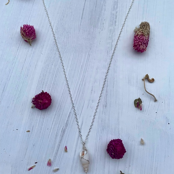 Seashell necklace - Picture 2 of 3